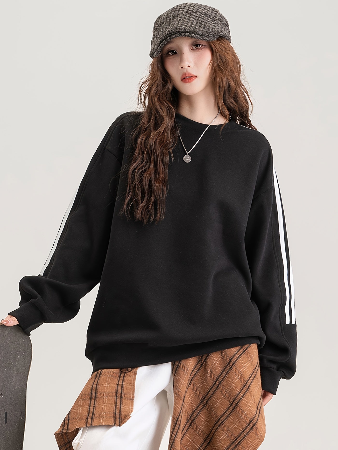 Crew Neck Long Sleeve Contrast Trim Sweatshirt